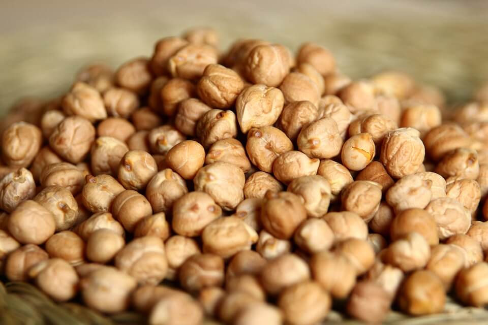 Are Chickpeas Healthy? Here’s What a Dietitian Says About the Health Benefits and Disadvantages of Chickpeas